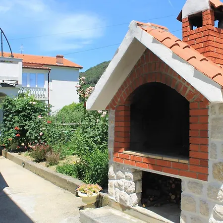 501 - Spacious And Bright On Island Of Rab ראב