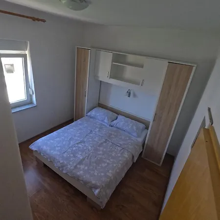 501 - Spacious And Bright On Island Of Rab *