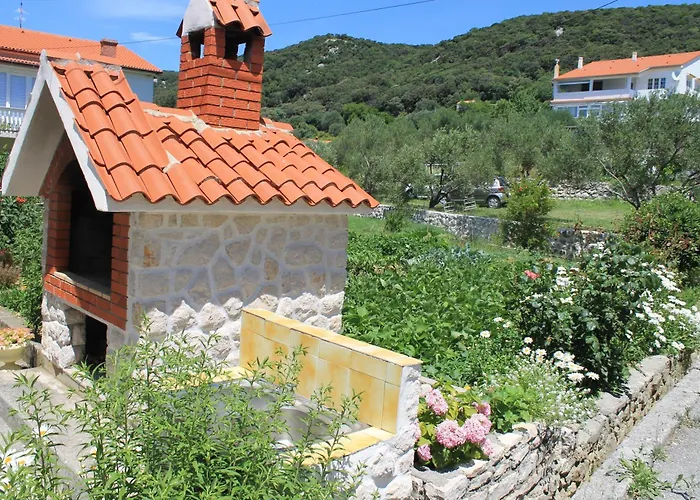 501 - Spacious And Bright On Island Of Rab